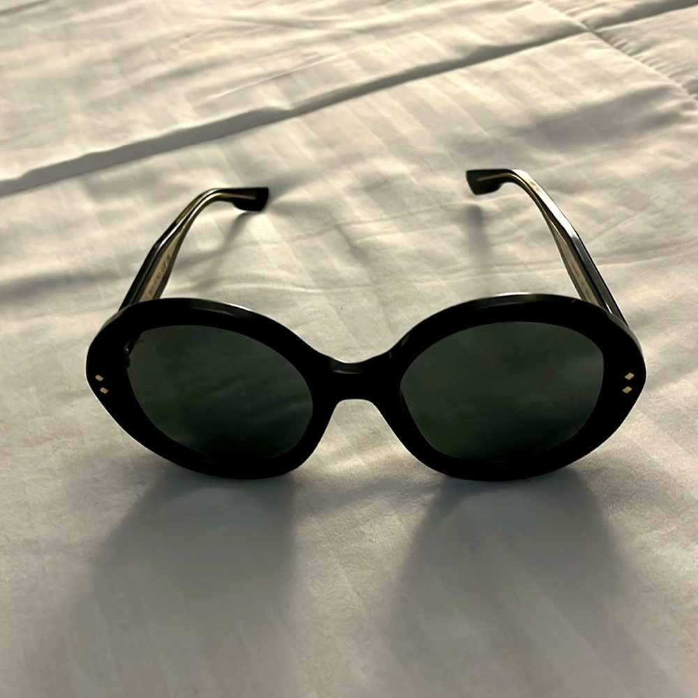 Beautiful Gucci Sunglasses worn twice!!!!